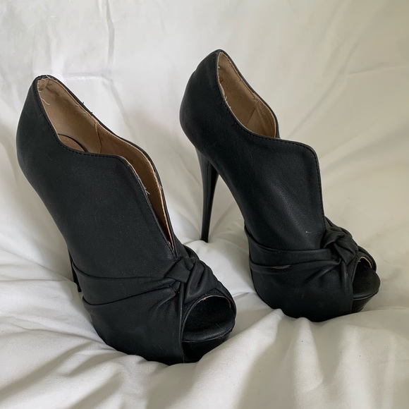 Charlotte Russe Shoes - ❤️Charlotte Russe Platform Heels!